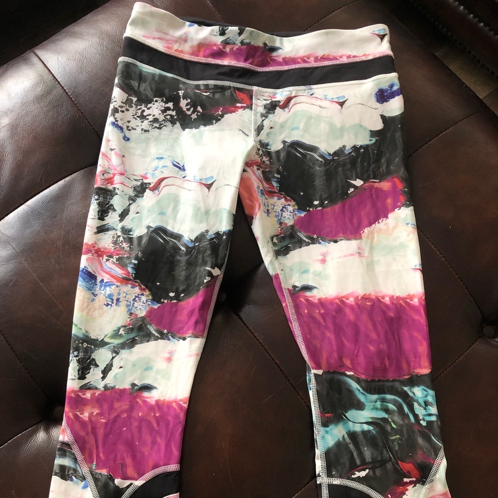 Lulu lemon cropped leggings, size 6
